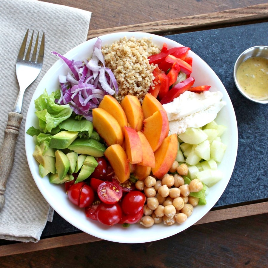 Makan Enak Tanpa Takut Kalori dengan Salad Bowl